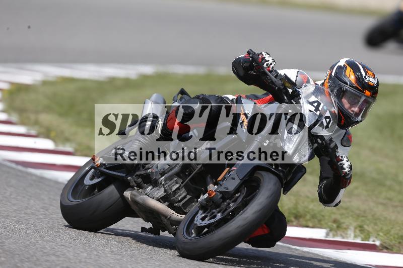 /Archiv-2025/49 26.08.2025 Cornu Master School ADR/blau-bleu/44